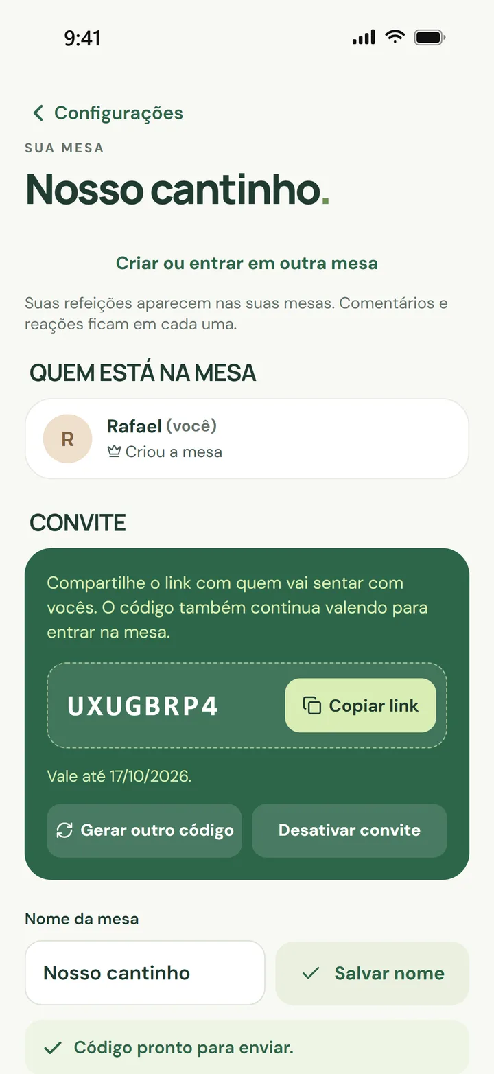 Tela da mesa Nosso cantinho: quem está na mesa e o cartão verde do convite, com o código e o botão Copiar link.